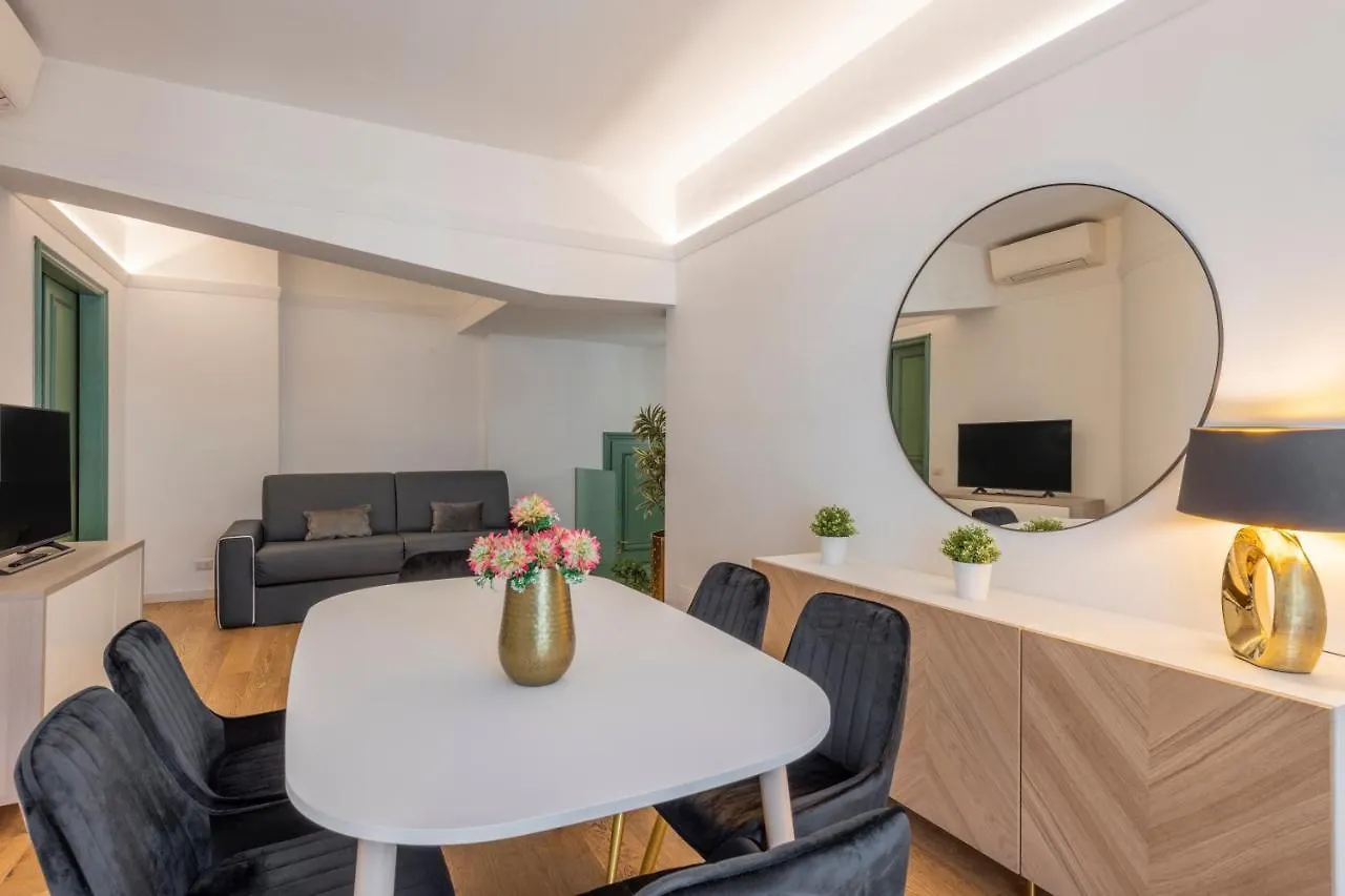 Milan Royal Suites - Centro Duomo דירה