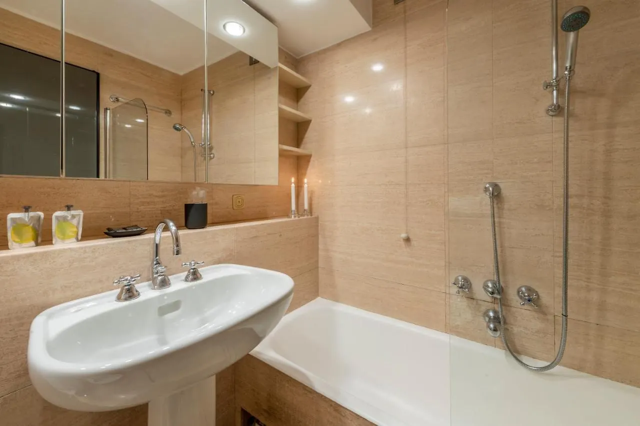 Milan Royal Suites - Centro Duomo 0*,  Olaszország