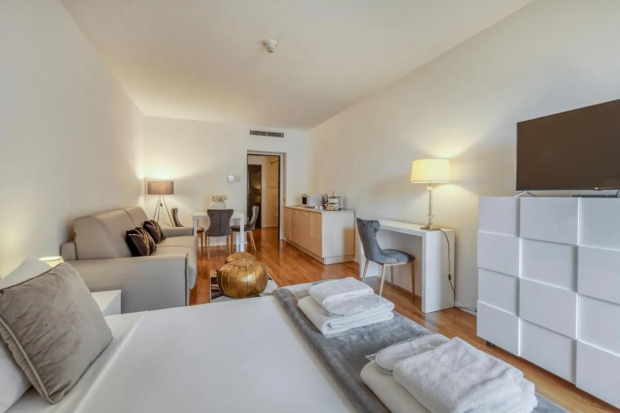 Milan Royal Suites - Centro Duomo