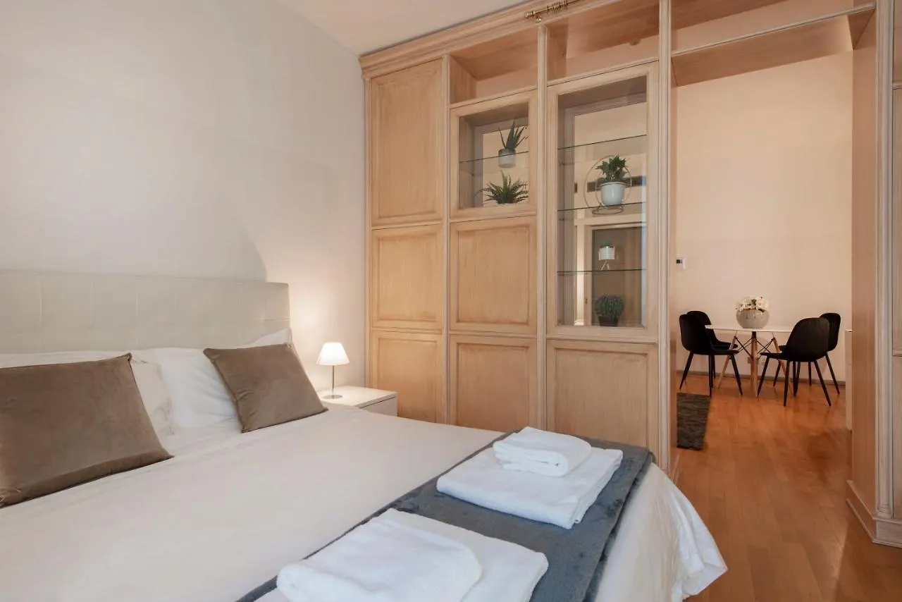 Milan Royal Suites - Centro Duomo איטליה