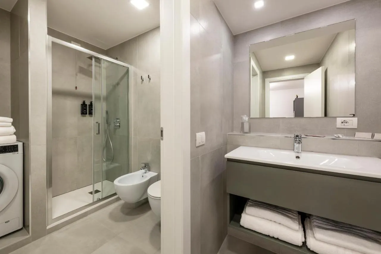 Milan Royal Suites - Centro Duomo דירה