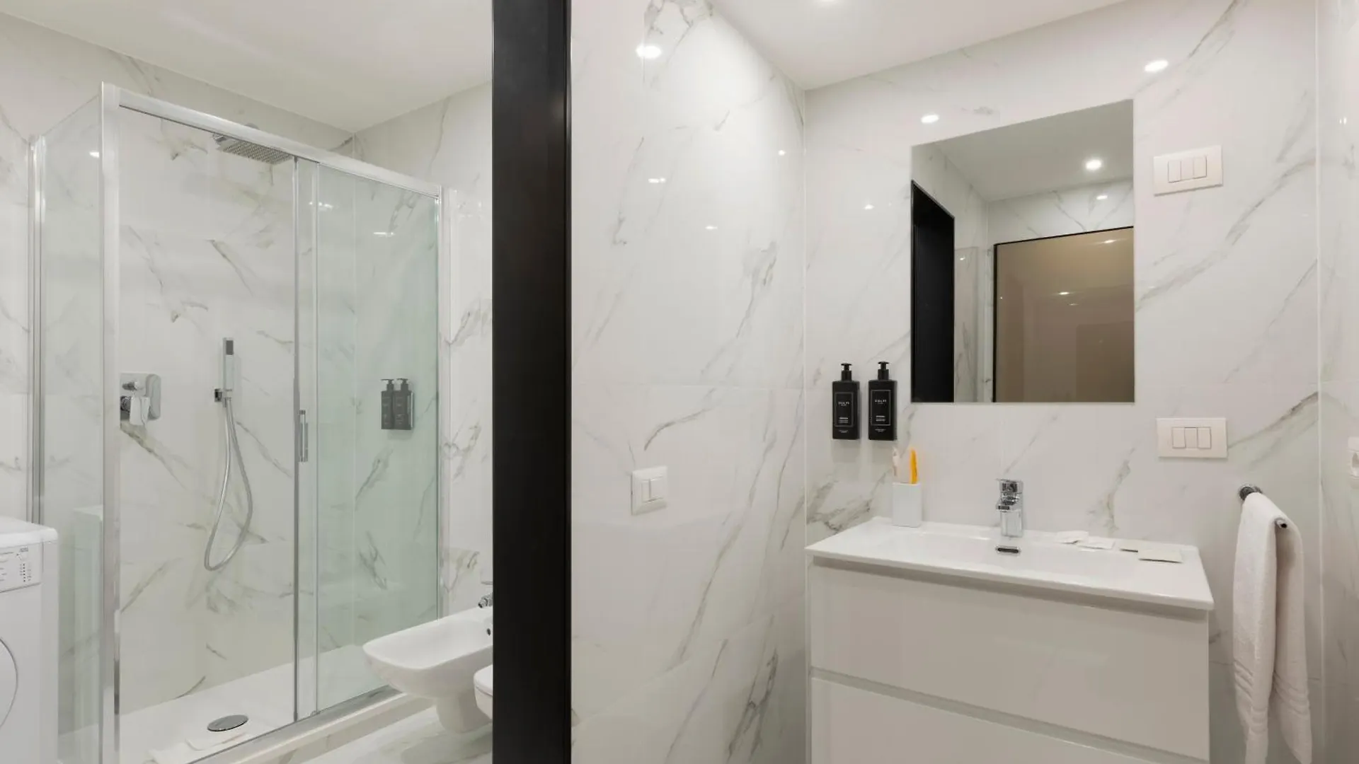 Milan Royal Suites - Centro Duomo דירה