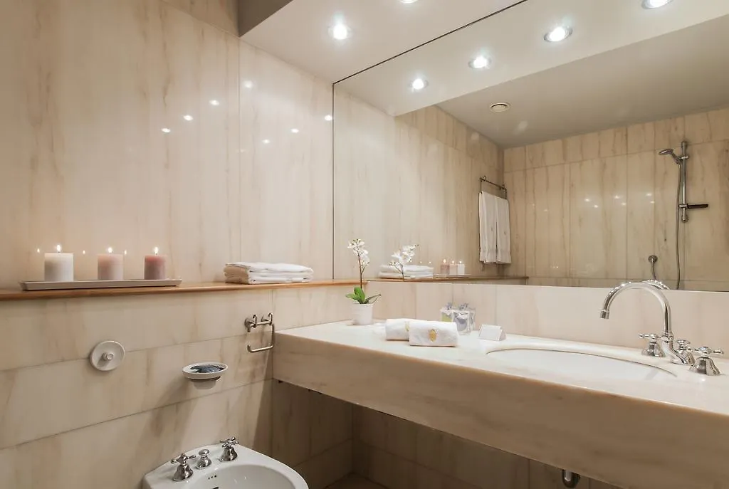 Milan Royal Suites - Centro Duomo Apartman
